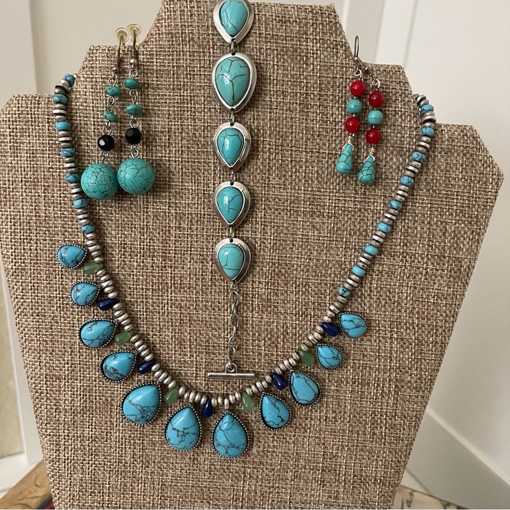 CHAPS Faux Turquoise Necklace 16” with Extender Unbranded Bracelet & Earrings
